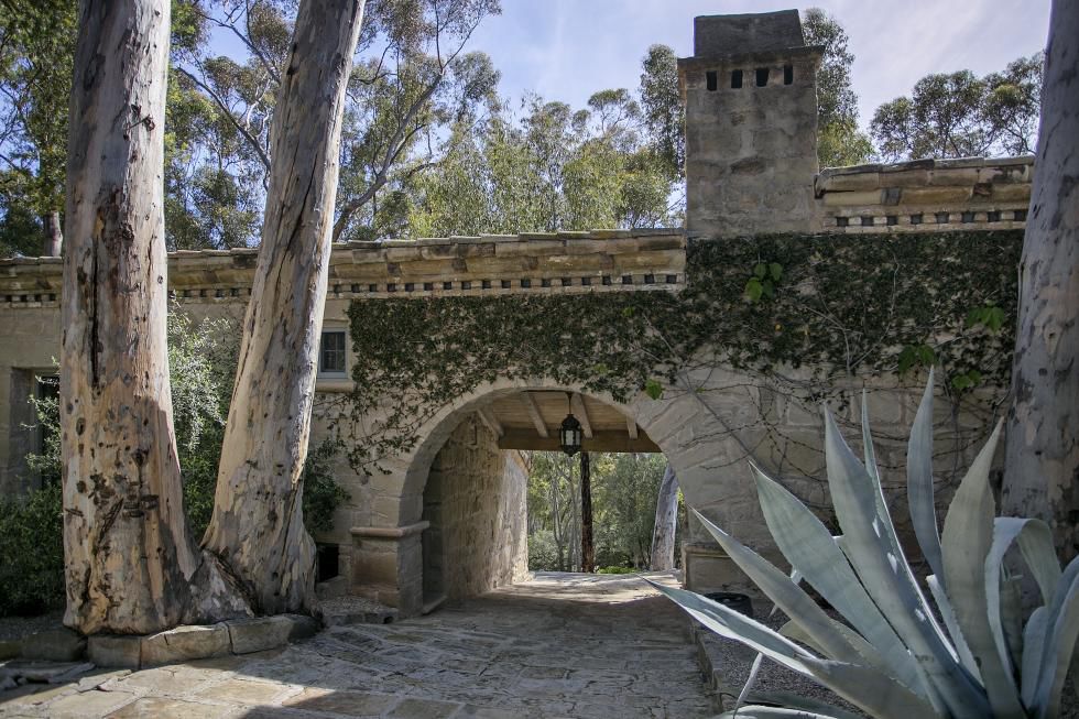 Ellen DeGeneres's Montecito flip